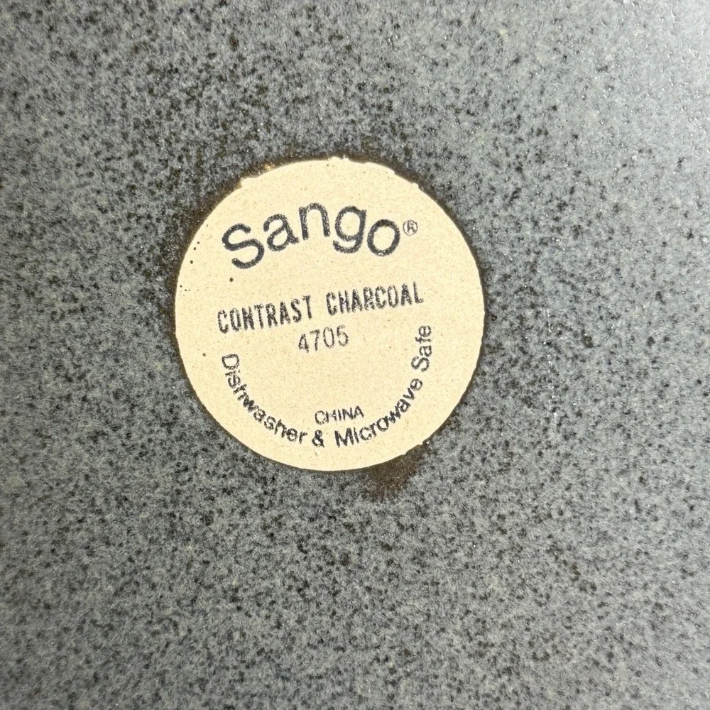Sango Contrast Charcoal 4705 Dinner Plates Set of 4 Square Scalloped Stoneware‎